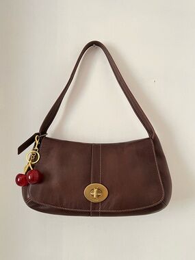 Classic Brown Leather Shoulder Bag Turn-Lock